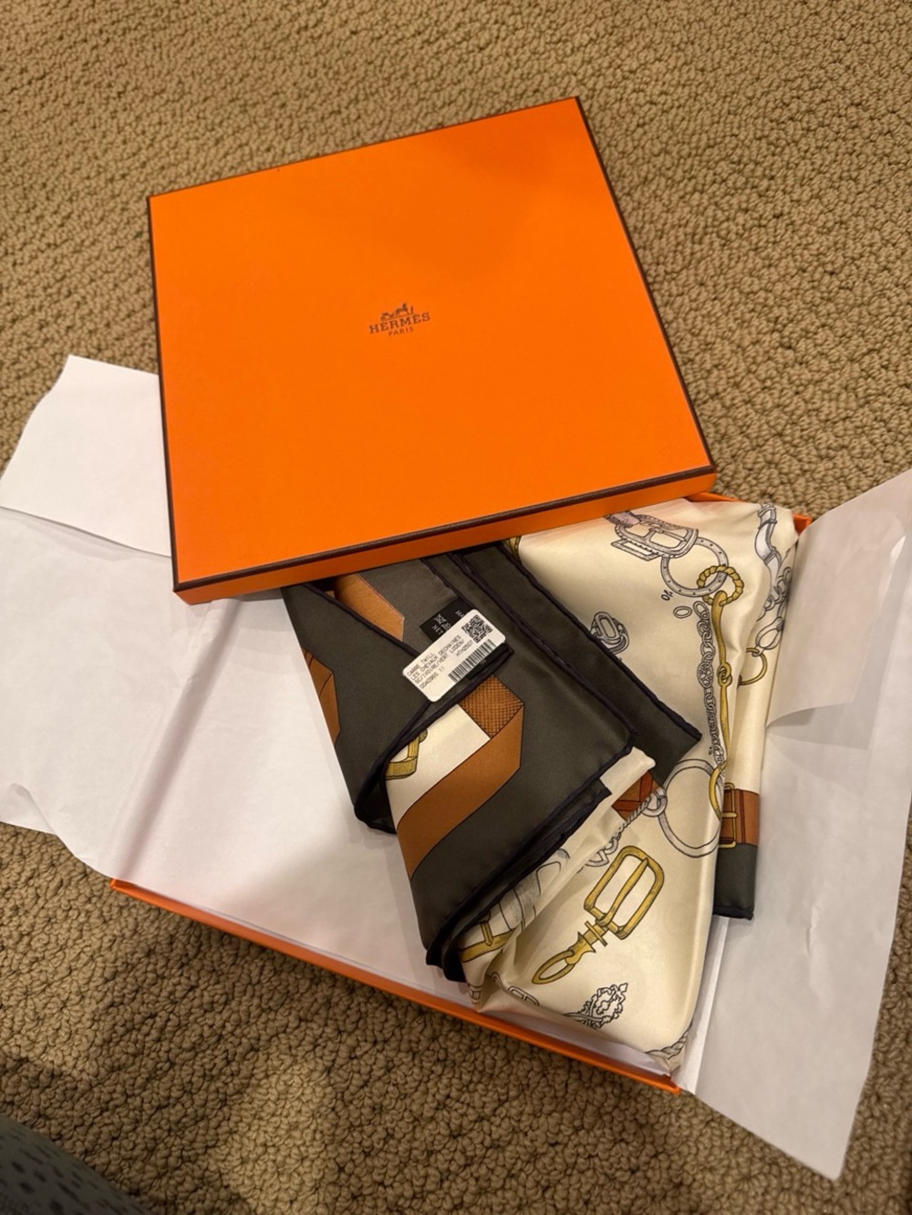 Hermès Les Chevaux Déchaînés Carré 90 Silk Scarf – Ivory / Loden Green – NWT